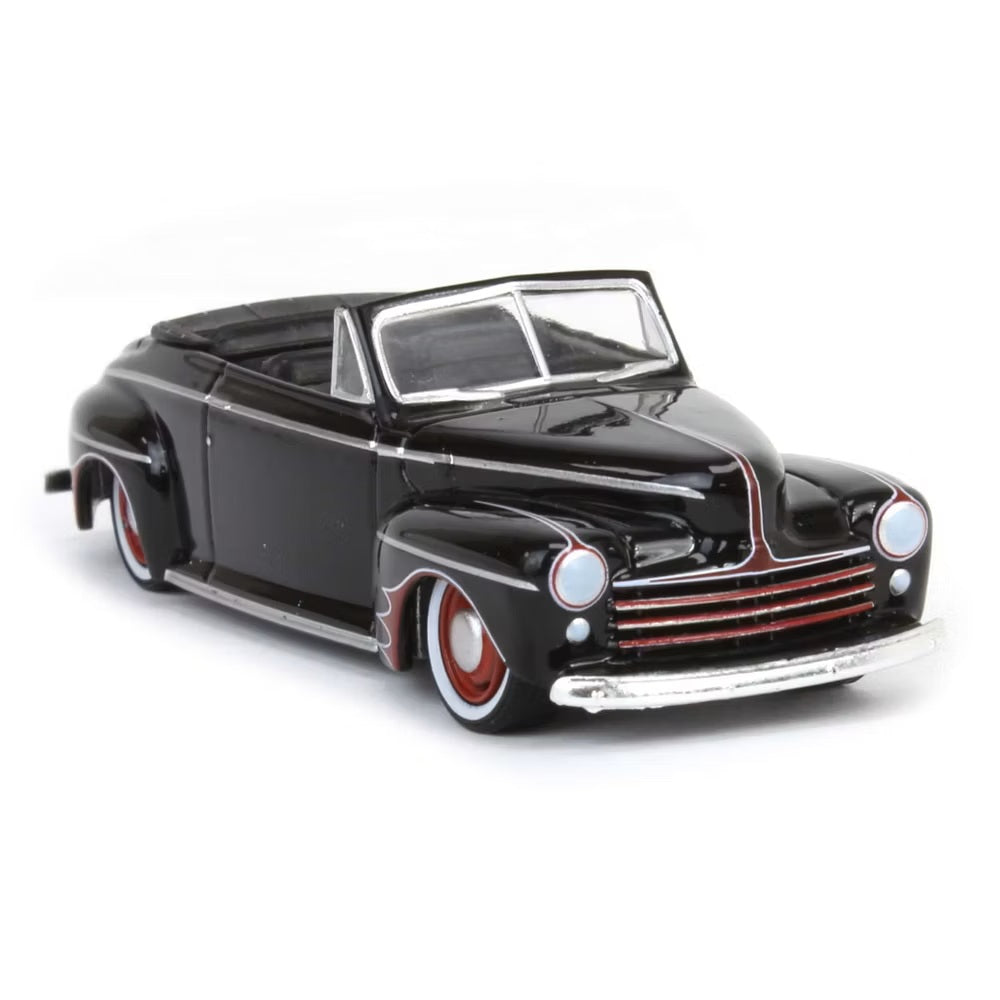 Greenlight Collectibles - 1947 Ford Deluxe Convertible - California Lowriders Series - Scale 1/64