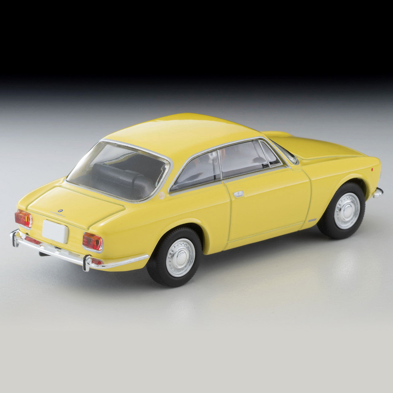 Tomica Limited Vintage - Alfa Romeo 1750GTV Yellow - Scale 1/64 LV-155c