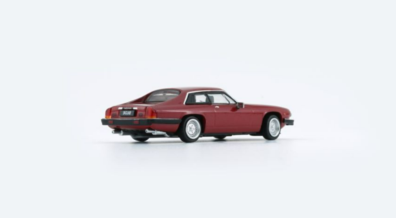 BM Creations - Jaguar XJS 1984 Regency Red RHD - Scale 1/64 64B0315