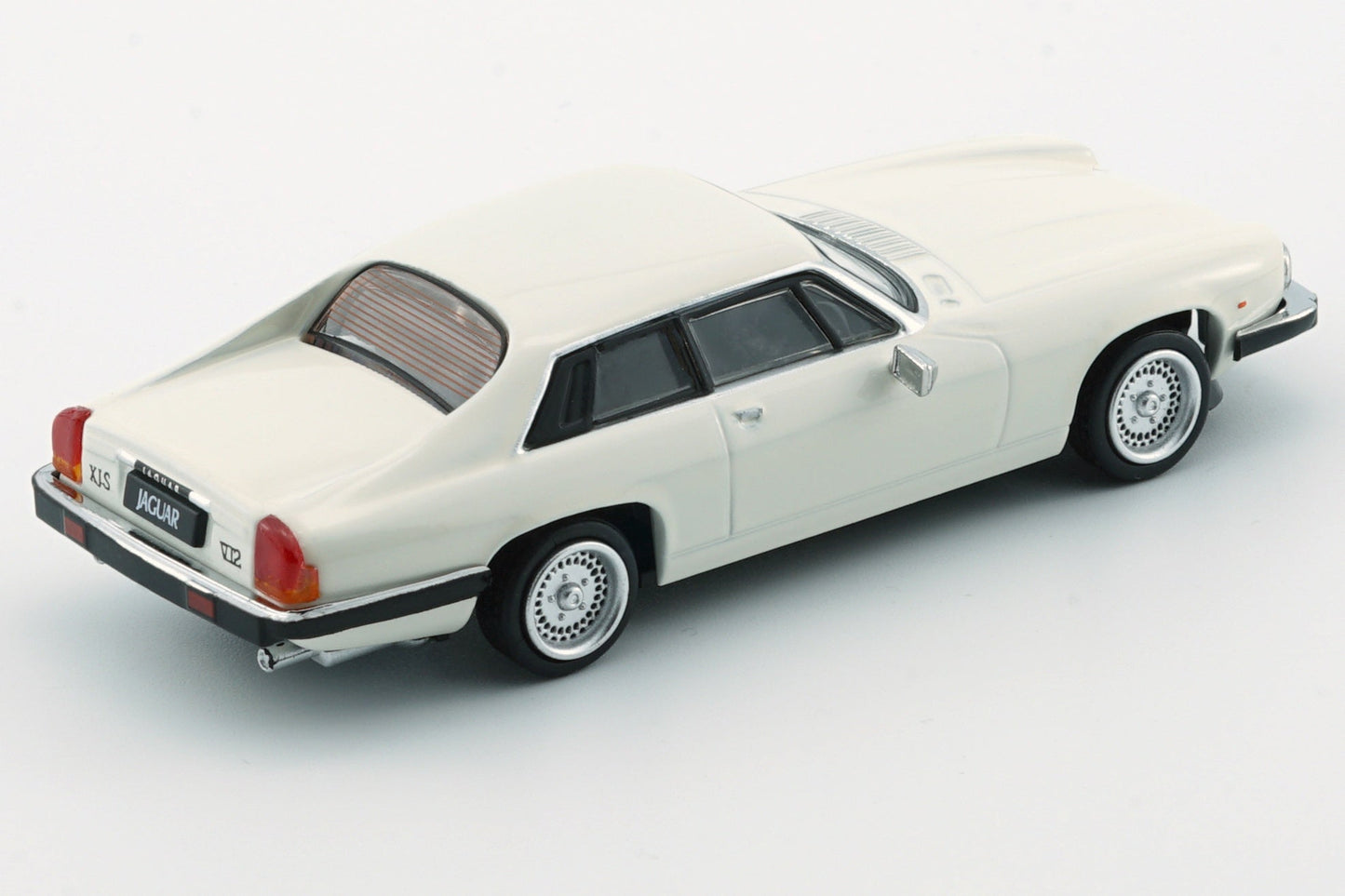 BM Creations - 1984 Jaguar XJS Glacier White LHD - Scale 1/64 64B0161