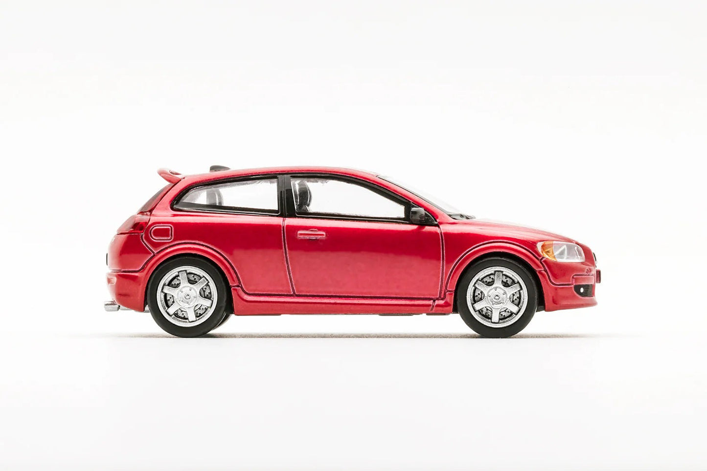 DCT Volvo C30 Rouge - Échelle 1/64