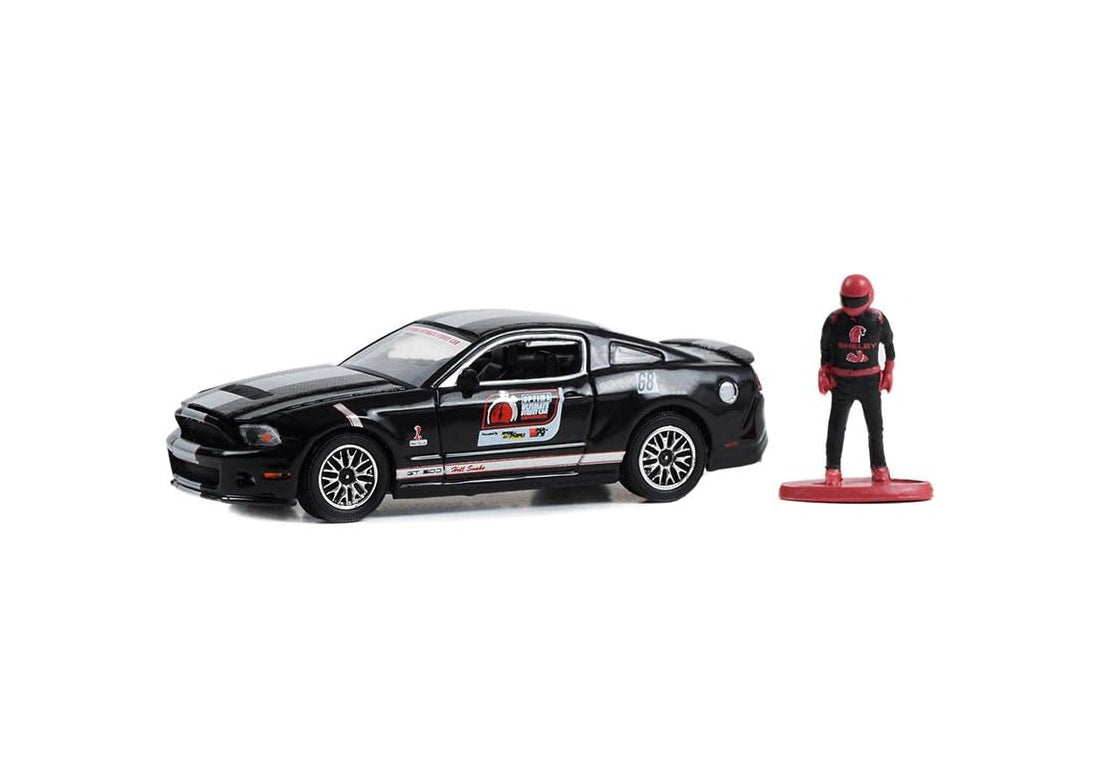 Greenlight Collectibles - Shelby Mustang GT500 n° 68 2010 avec Race Car Driver Series Hobby Shop - Échelle 1/64