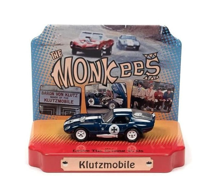 Johnny Lightning - The Monkees Shelby Daytona Cobra The Klutzmobile avec présentoir en étain - Échelle 1/64 JLDR018