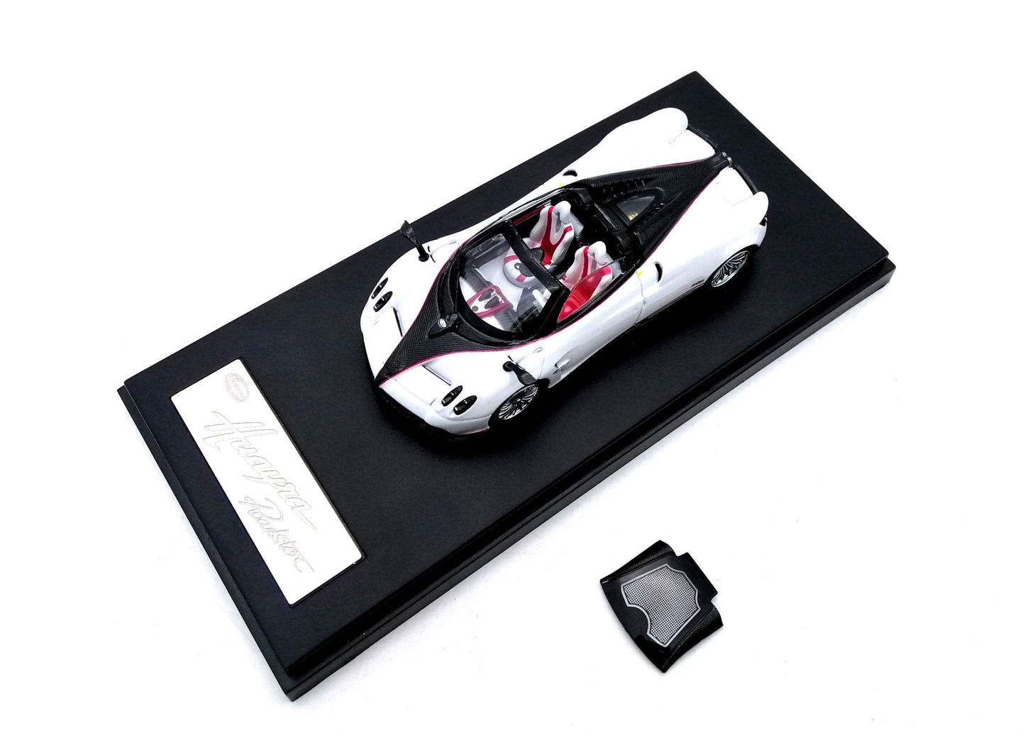 LCD Models - Pagani Huayra Roadster Pearl White - Scala 1/64 LCD64015-BW