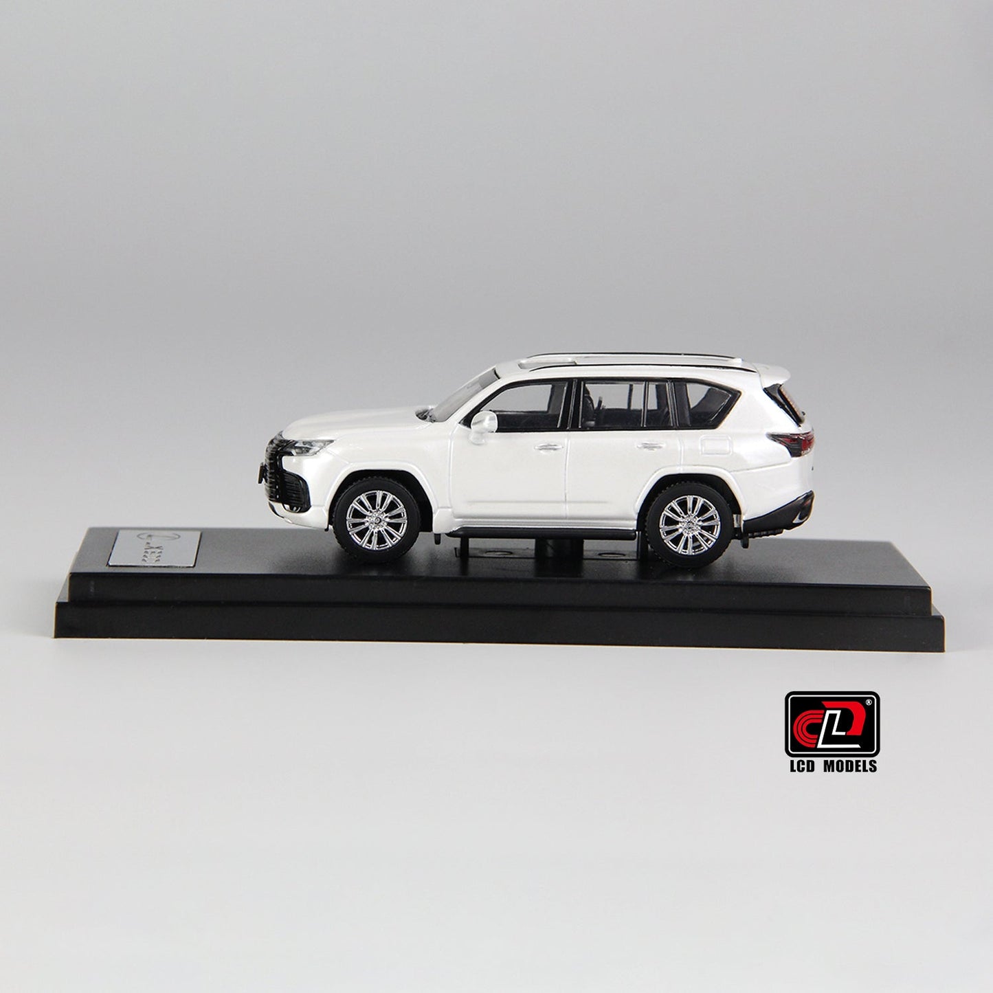 Modèles LCD - Lexus LX600 Blanc - Échelle 1/64 LCD64035-WH