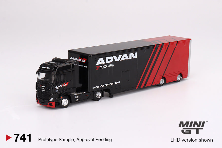 Mini GT - Mercedes-Benz Actros avec transporteur de course « ADVAN » - Échelle 1/64 MGT00741
