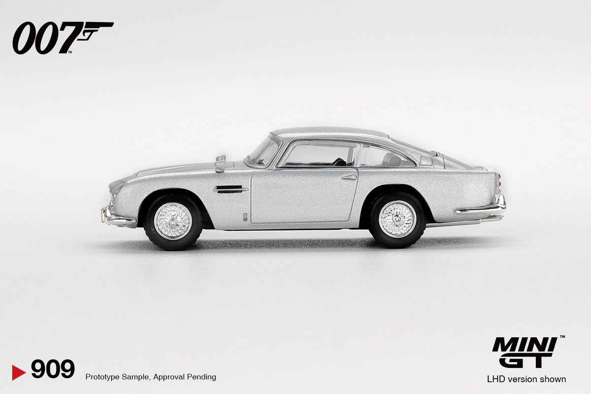 Mini GT - Aston Martin DB5 Casino Royale James Bond 007 movie 2006 - Scala 1/64 MGT00909-007TC Traditional Chinese Blister
