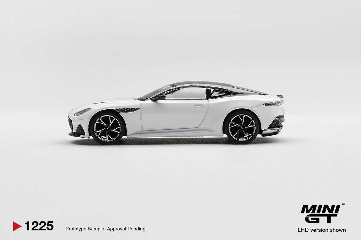 Mini GT - Aston Martin DBS Stratus White 2024 - Scala 1/64 MGT01225-L