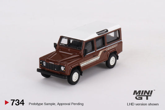 Mini GT - Land Rover Defender 110 1985 County Station Wagon Brun Roux - Échelle 1/64 MGT00734-L