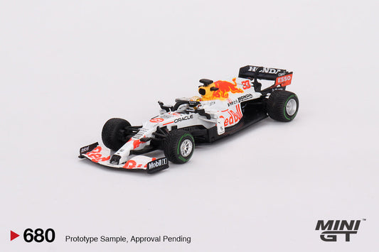 Mini GT - Red Bull RB16B n° 33 Max Verstappen, 2e place au Grand Prix de Turquie 2021 - Échelle 1/64 MGT00680