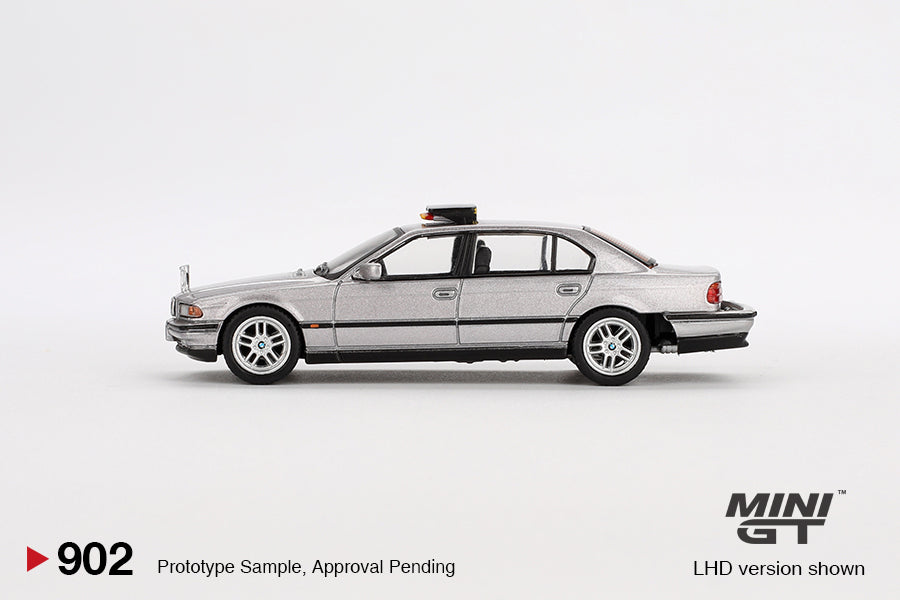 MINI GT - BMW 750IL 007 James Bond « Demain ne meurt jamais » - Échelle 1/64 MGT00902-007E Blister anglais