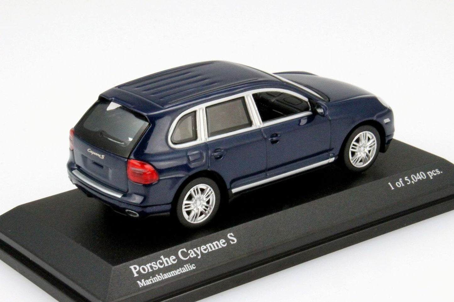 Minichamps - Porsche Cayenne S 2007 Blue Metallic - Scala 1/64 640066210