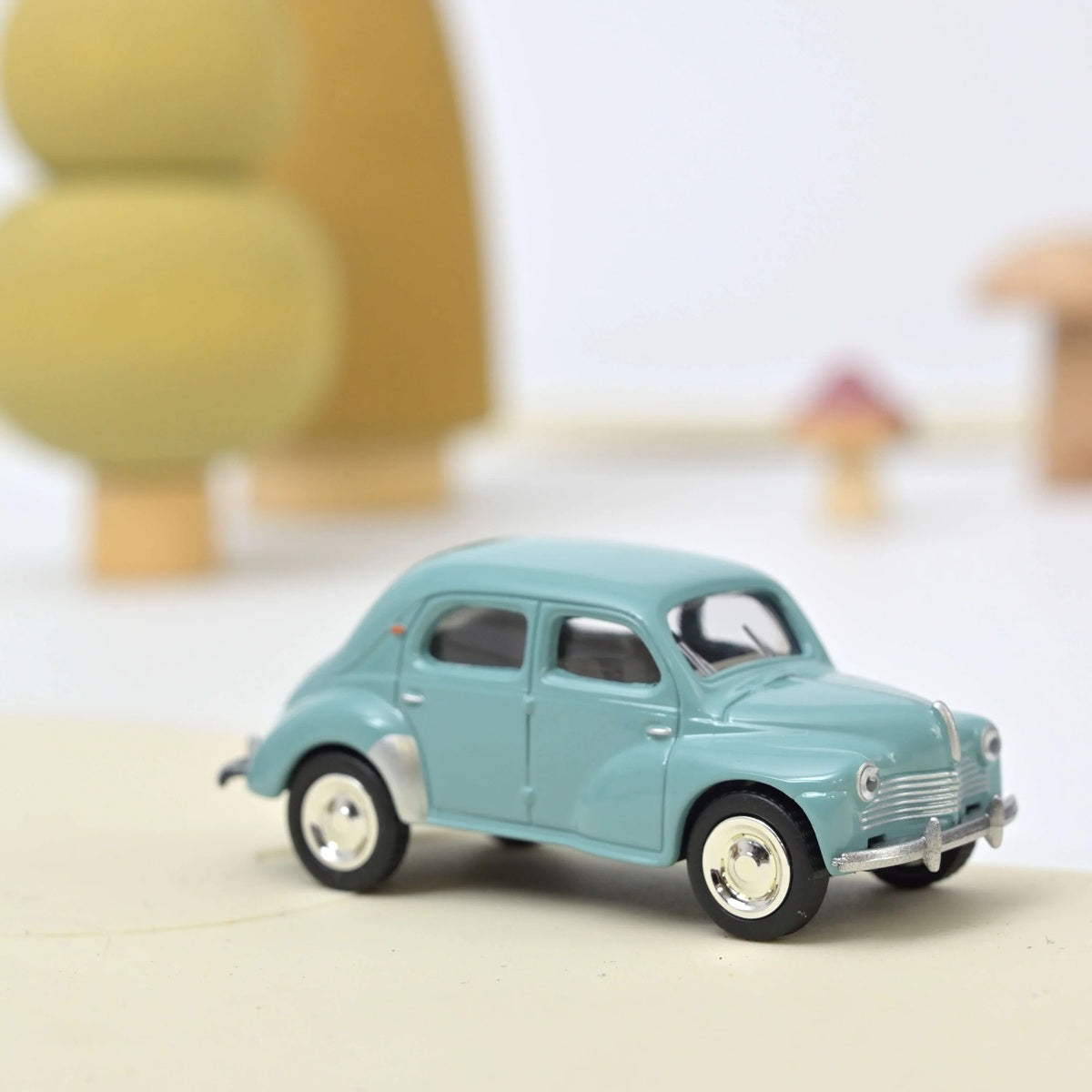 Norev - Renault 4CV 1952 Bleu clair - Échelle 1/54
