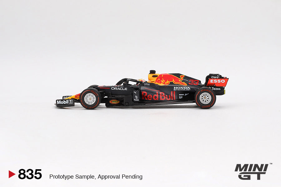 Mini GT - Red Bull RB16B n° 33 Max Verstappen, vainqueur du Grand Prix d'Abou Dhabi 2021 - Échelle 1/64 MGT00835