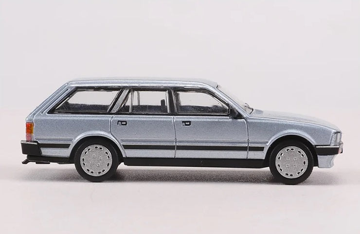 DCT Peugeot 505 SW Bleu Clair - Échelle 1/64