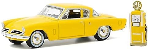 Greenlight - Studebaker Commander 1953 Jaune avec pompe à essence vintage Série Hobby Shop - Greenlight - Échelle 1/64