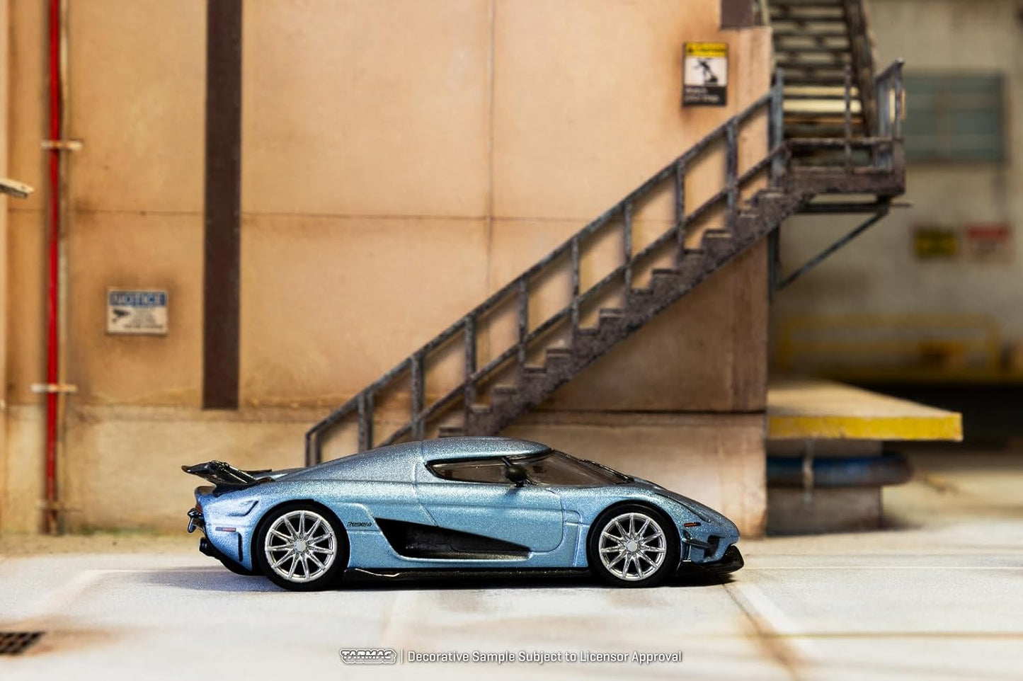 Tarmac Works - Koenigsegg Regera Bleu clair métallisé - GLOBAL64 - Échelle 1/64 T64G-TL017-LB