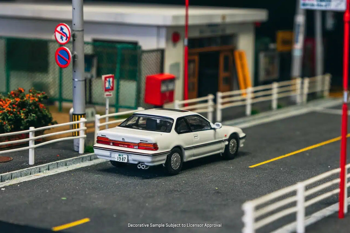 Tarmac Works - Honda Prelude (BA4) Blanche - Collection J - Échelle 1/64 JC64-TL009-WH