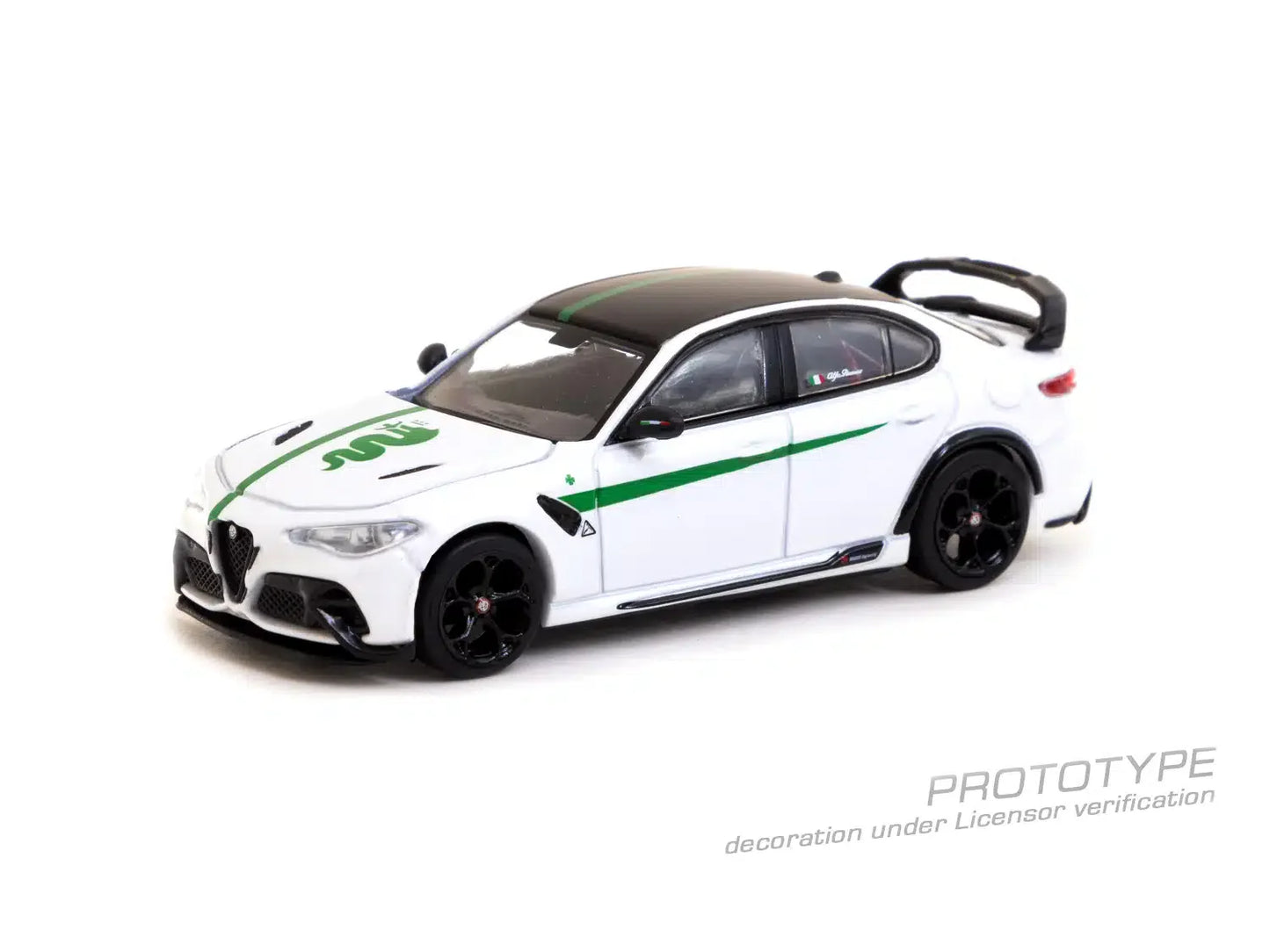 Tarmac Works - Alfa Romeo Giulia GTAm White / Green - Scale 1/64 T64G-TL031-MWG