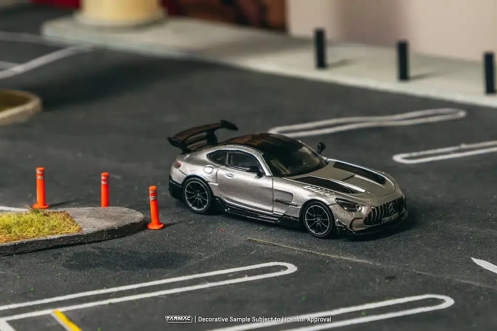 Tarmac Works - Mercedes-Benz AMG GT Black Series Silver Metallic - GLOBAL64 - Scale 1/64 T64G-042-SL