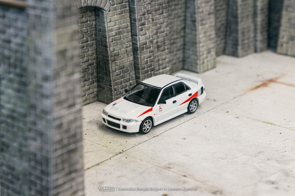 Tarmac Works - Mitsubishi Lancer RS Evolution White - GLOBAL64 - Scale 1/64 T64G-048-RS