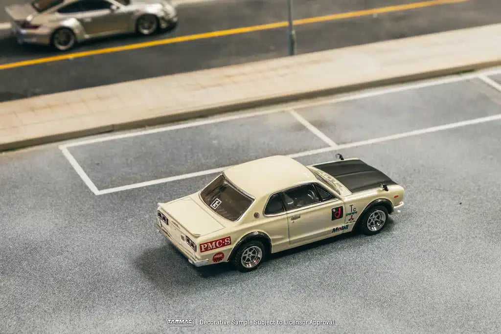 Tarmac Works - Nissan Skyline 2000 GT-R (KPGC10) White "Global64" Series - Scale 1/64 T64G-043-WH2