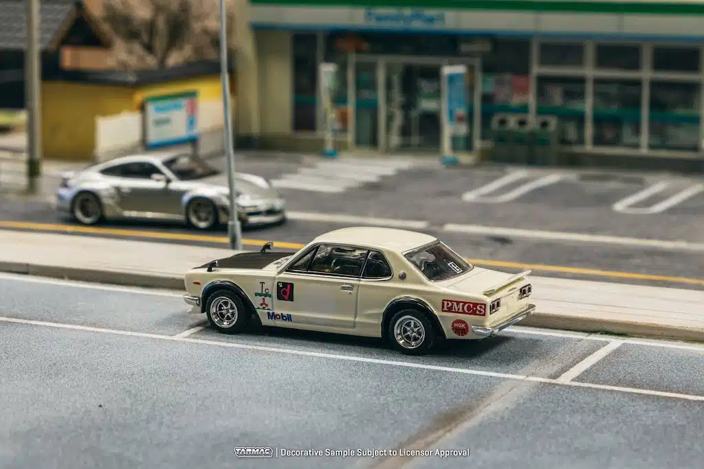 Tarmac Works - Nissan Skyline 2000 GT-R (KPGC10) White "Global64" Series - Scale 1/64 T64G-043-WH2