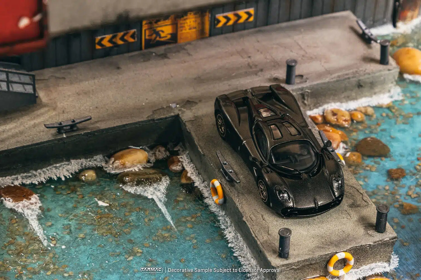 Tarmac Works - Pagani Utopia Black Carbon Fiber - GLOBAL64 - Scale 1/64 T64G-TL055-BCF