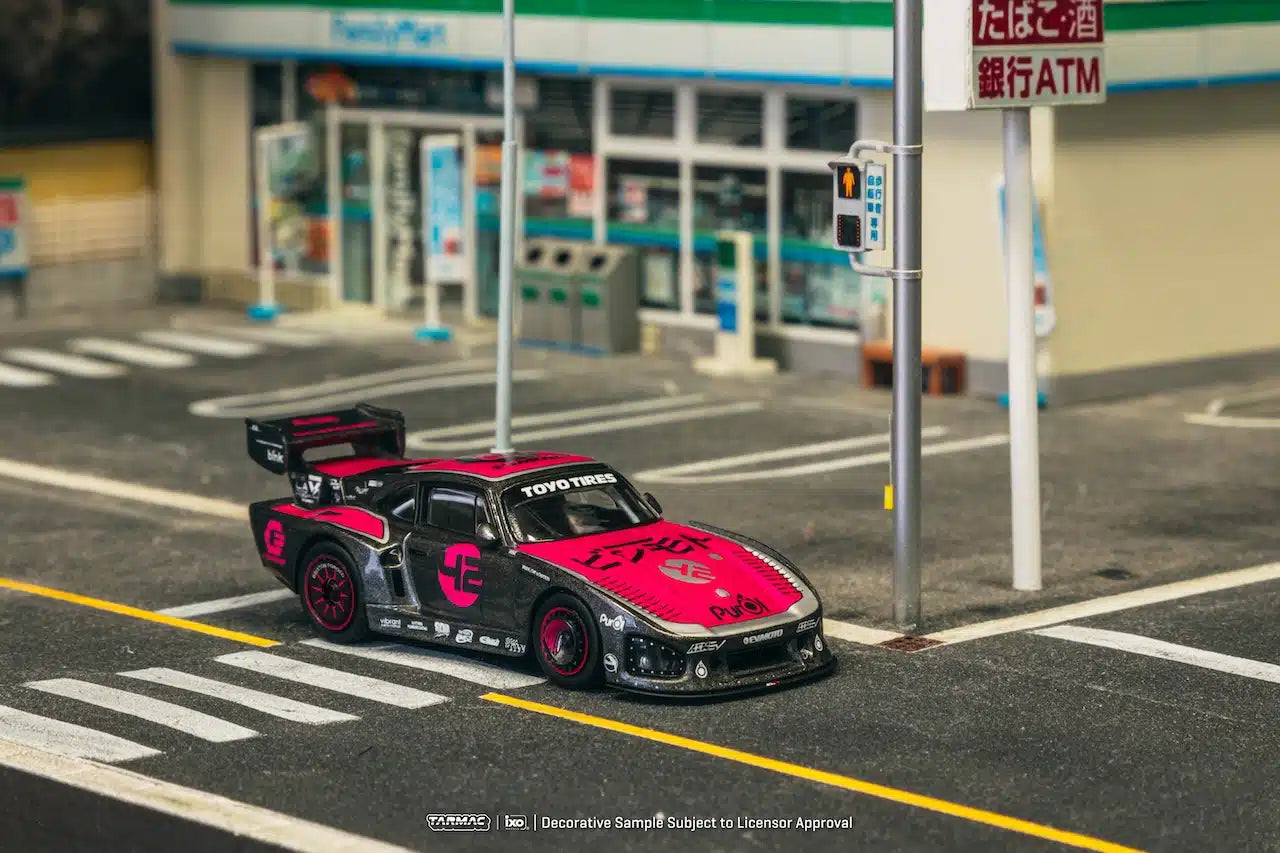 Tarmac Works - Bisimoto Porsche 935 K3V Model Car + Trading Cards Combo Set - HOBBY64 - Scale 1/64 T64-079-K3V