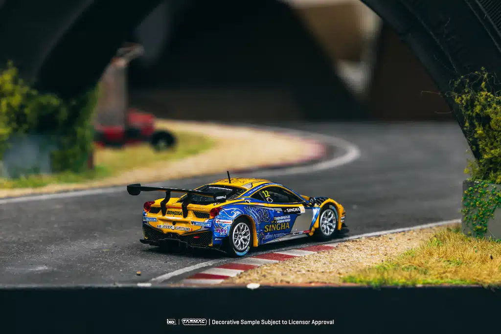 Tarmac Works - Ferrari 458 Italia GT3 GT Asia 2016 C. Van Dam / P. Bhirombhakdi - HOBBY64 - Scale 1/64 T64-074-16GTA12