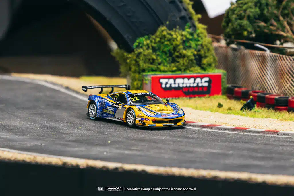 Tarmac Works - Ferrari 458 Italia GT3 GT Asia 2016 C. Van Dam / P. Bhirombhakdi - HOBBY64 - Scale 1/64 T64-074-16GTA12