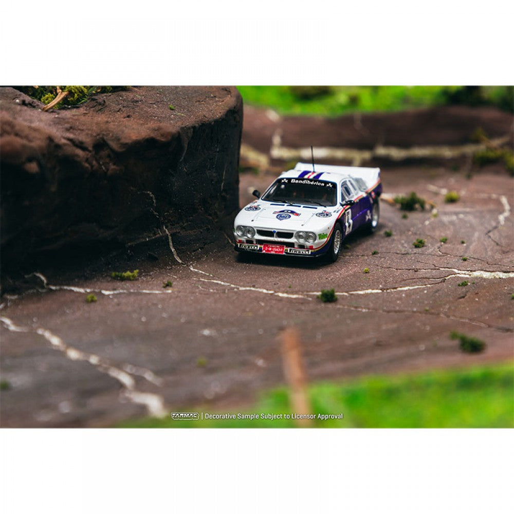 Travaux sur asphalte - Lancia 037 Rally - Rallye Costa Brava 1985 - Échelle 1/64 T64P-TL002-85RCB04