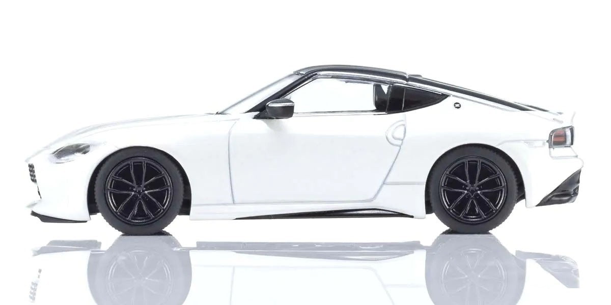 Kyosho - Nissan Fairlady Z White - Mini Car &amp; Book - Scale 1/64
