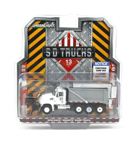Greenlight - 2019 Mack Granite Dump Truck w/ Snow Plow and Salt Spreader - Series SD Trucks - 1/64 Scale