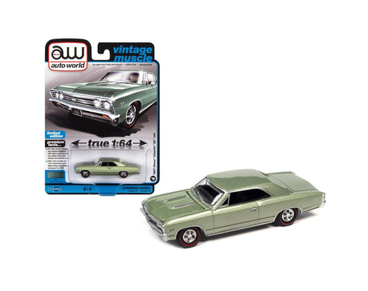 Auto World - 1967 Chevy Chevelle SS 396 Mountain Green Poly - Scala 1/64