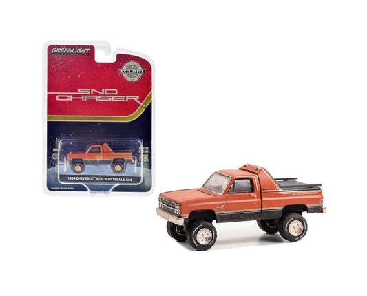 Greenlight Collectibles - 1984 Chevrolet K-10 Scottsdale 4x4 (Weathered) "Sno Chaser" - Scala 1/64