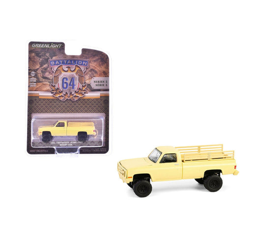 Greenlight Collectibles - 1986 Chevrolet M1008 CUCV Pickup Truck Desert Tan - Series Battalion 64 - Scala 1/64