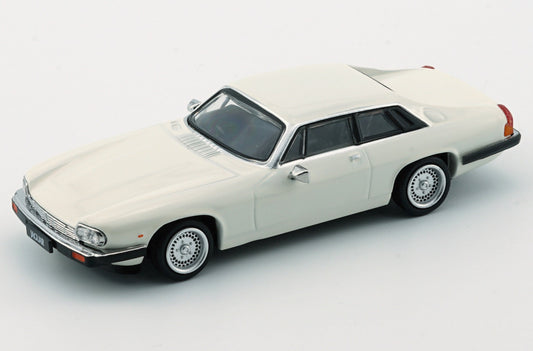 BM Creations - 1984 Jaguar XJS Glacier White LHD - Scale 1/64 64B0161