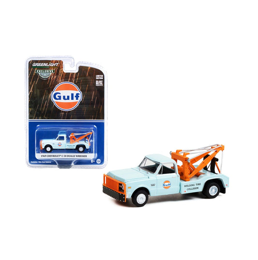 Greenlight Collectibles - 1969 Chevrolet C-30 Dually Wrecker Gulf Oil "Welding Tire Collision" - Hobby Exclusive Series - Scala 1/64