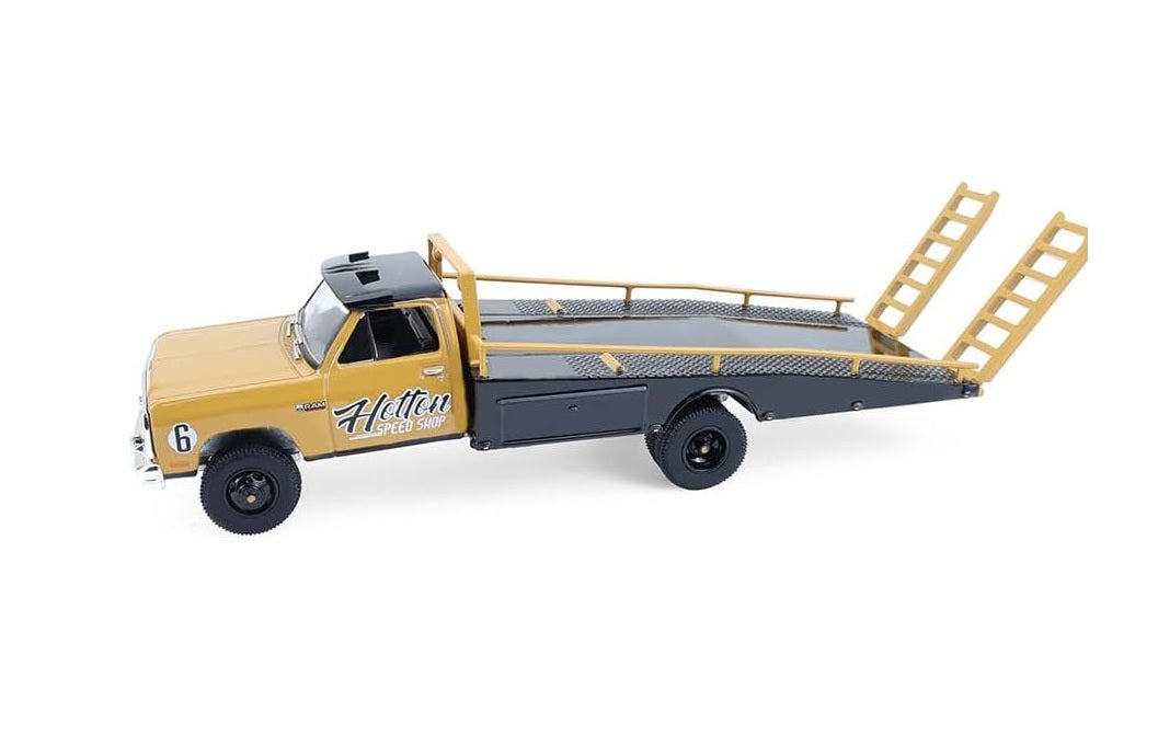 Greenlight Collectibles - 1965 Dodge Coronet and 1985 Dodge Ram D350 Ramp Truck "Hotton Speed ​​Shop" - Series HD Trucks - 1/64 Scale