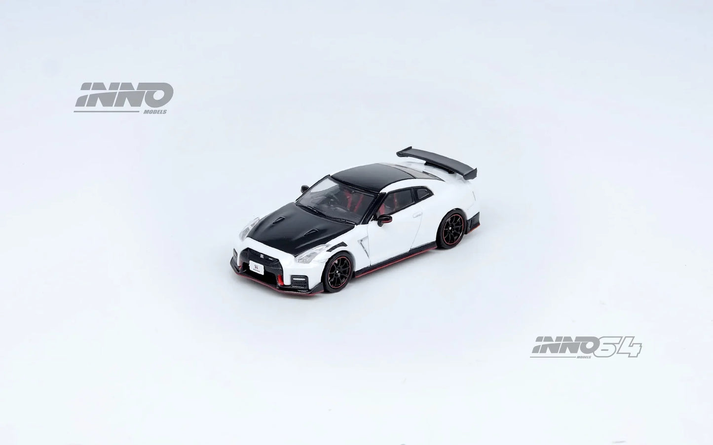 INNO64 - NISSAN GT-R (R35) NISMO White - Scale 1/64 IN64-R35N-WHI