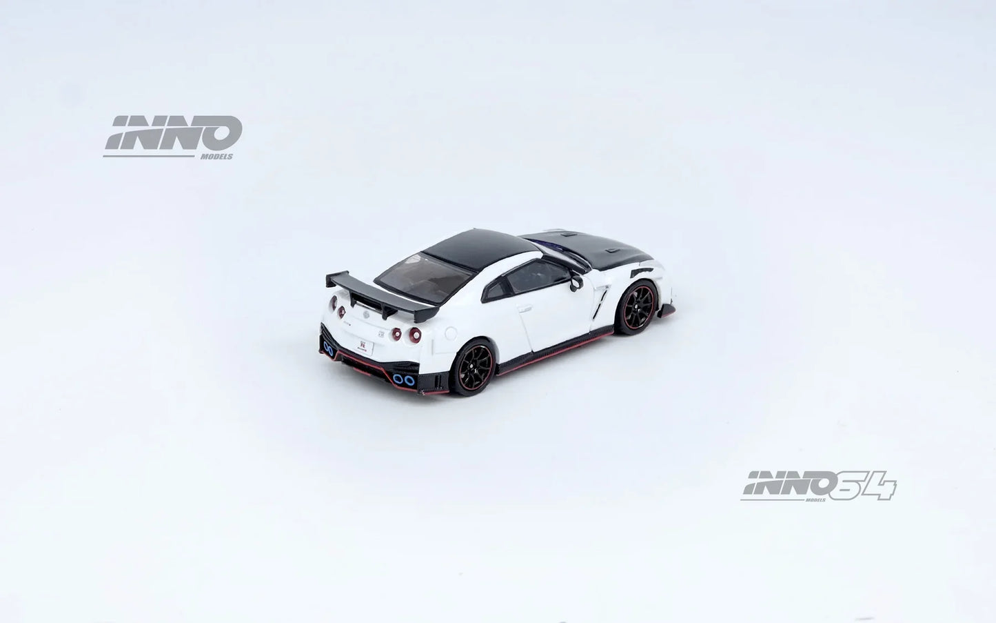 INNO64 - NISSAN GT-R (R35) NISMO White - Scale 1/64 IN64-R35N-WHI