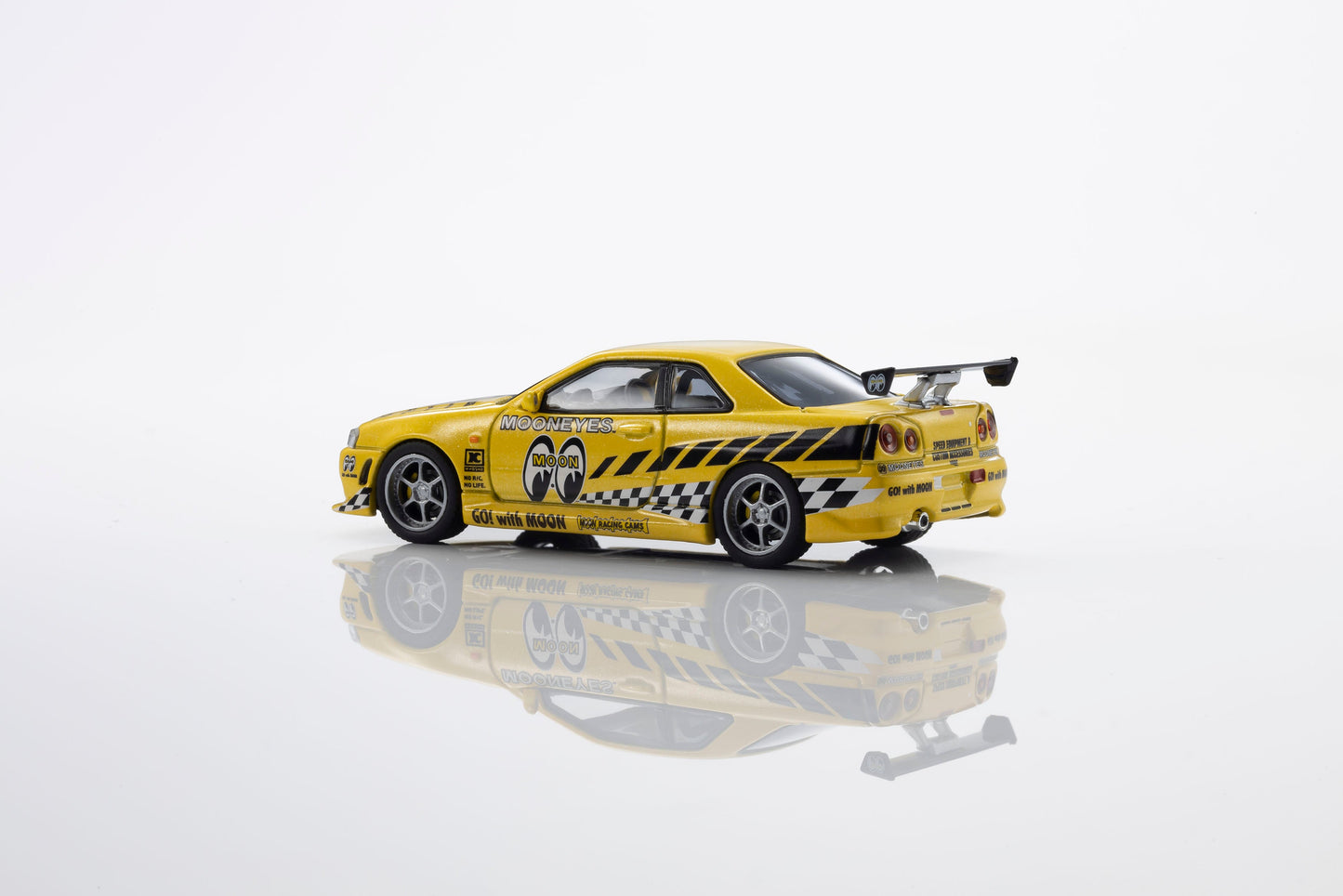 [PRE-ORDER] Kyosho - Nissan Skyline GTR (R34) MOONEYS 2 with led 2026 - Scala 1/64 07134LM2