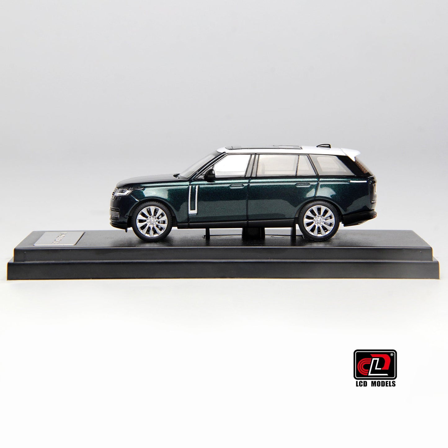LCD Models - Range Rover 2022 Green and White - Scale 1/64 LCD64031-GW