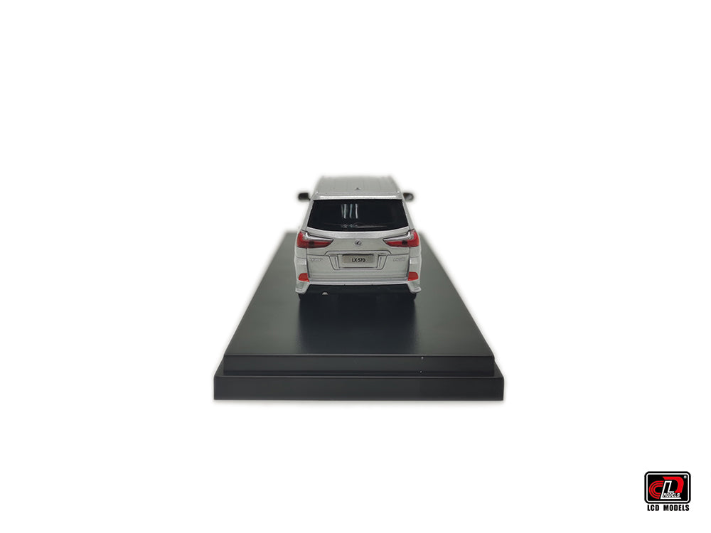 LCD Models - Lexus LX570 Silver - Scala 1/64 LCD64017-SI