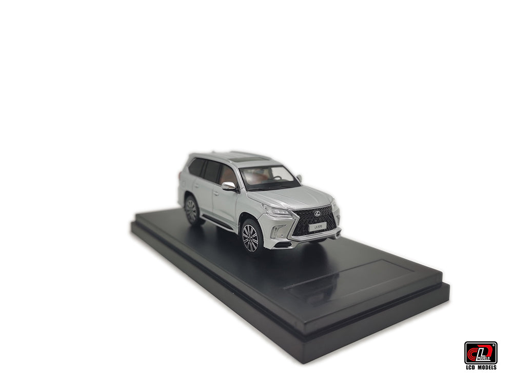 LCD Models - Lexus LX570 Silver - Scala 1/64 LCD64017-SI