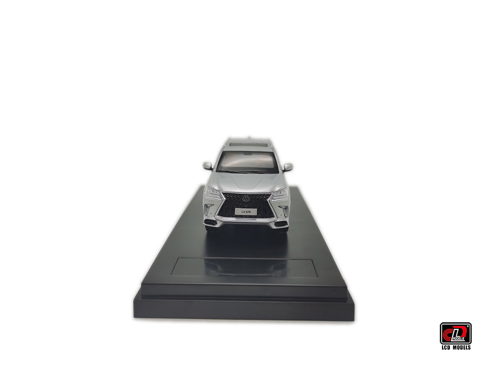 LCD Models - Lexus LX570 Silver - Scala 1/64 LCD64017-SI