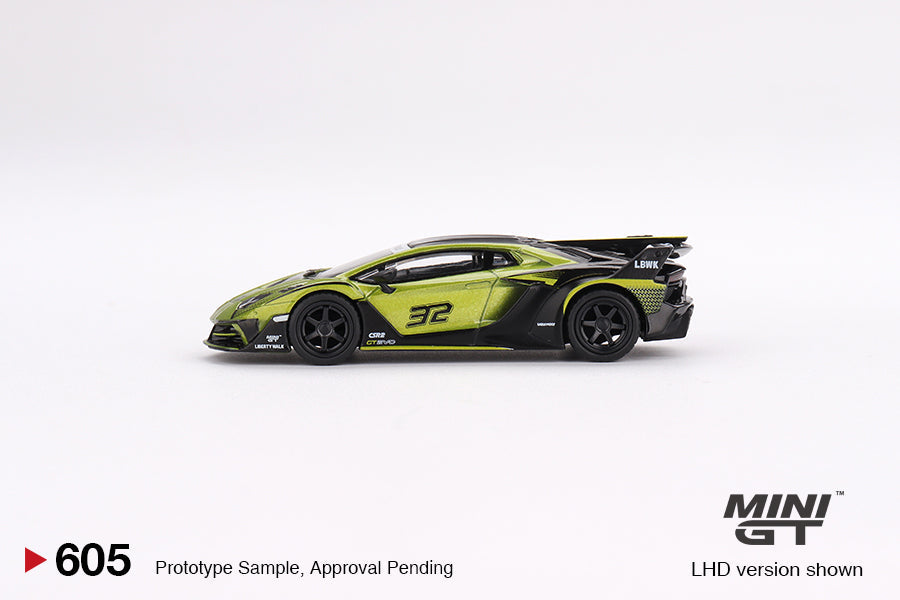 Mini GT - Lamborghini LB-Silhouette WORKS Aventador GT EVO Lime MiJo Exclusives - Scala 1/64  MGT00605-MJ LDH