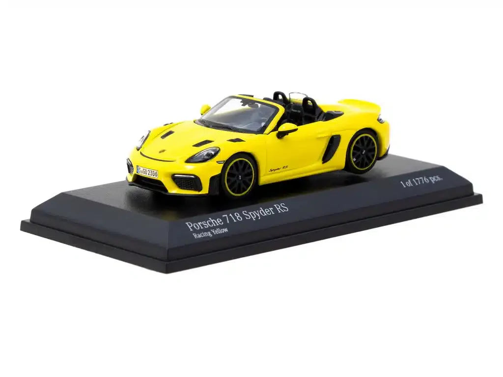 Tarmac Works - Porsche 718 Spyder RS ​​Limited 1776 Yellow Collab64 Minichamps - Scale 1/64 643064007
