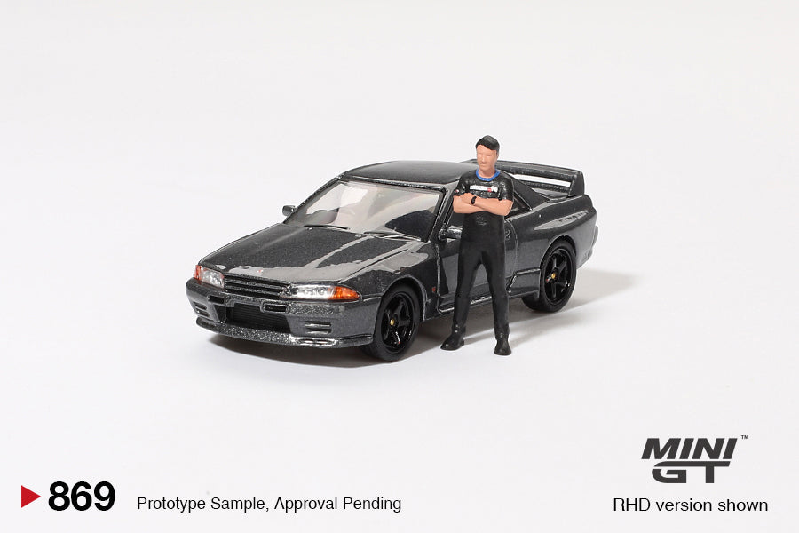 Mini GT - Nissan Skyline GT-R (R32) Gunmetal with Matsuda Figure Tsugio Matsuda Collection - Scala 1/64 MGT00869-R